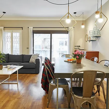 Spacious 3brapartment In Poblesec With Balcony شقة