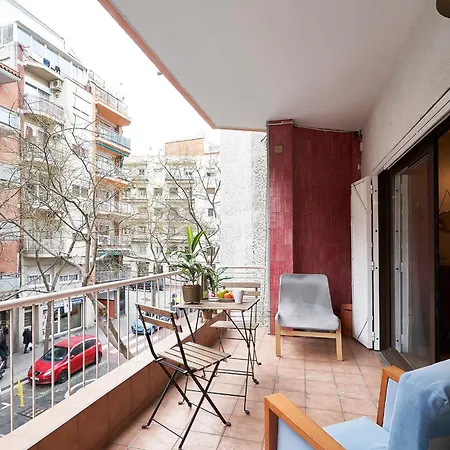 Spacious 3brapartment In Poblesec With Balcony