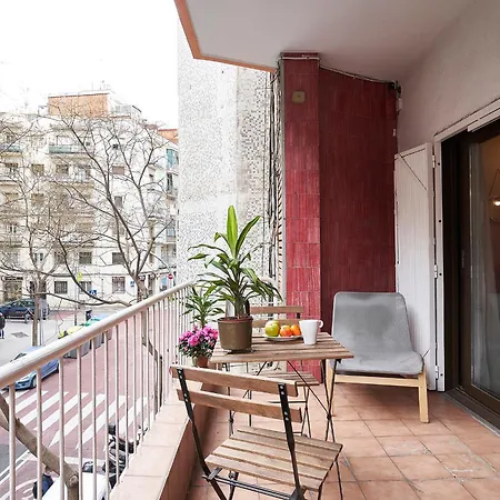 Apartment Spacious 3brapartment In Poblesec With Balcony *