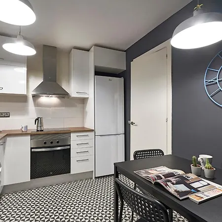 Apartment Spacious 3brapartment In Poblesec With Balcony Barcelona