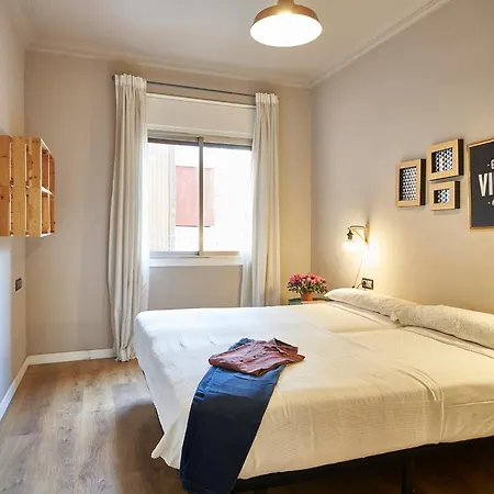 Spacious 3brapartment In Poblesec With Balcony Barcelona