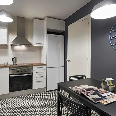 Spacious 3brapartment In Poblesec With Balcony * Barcelona