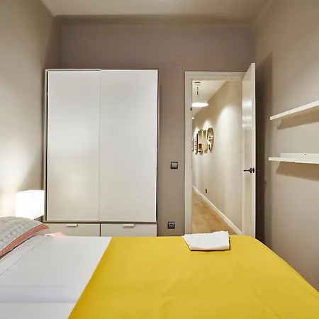 Spacious 3brapartment In Poblesec With Balcony Apartment